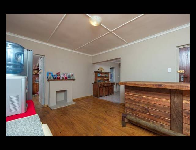 5 BEDROOM HOUSE FOR SALE IN DENNE-OORD